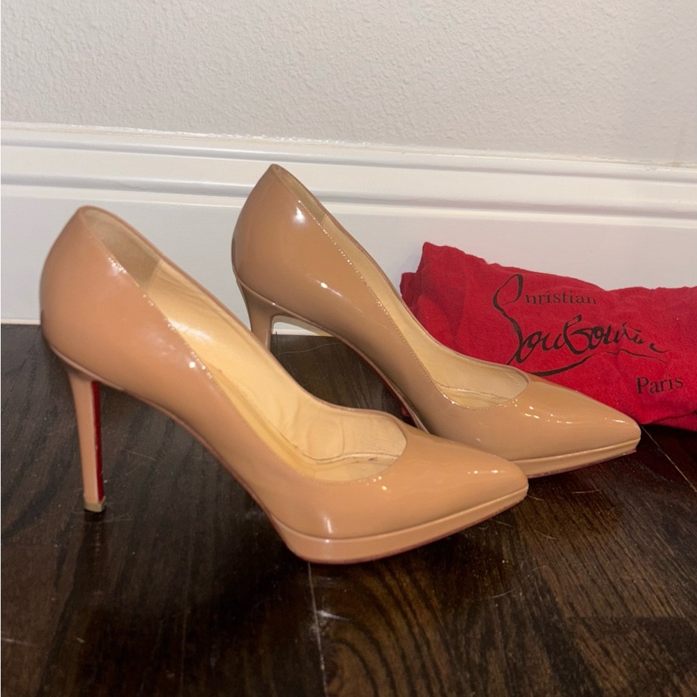 Christian Louboutin Pigalle Plato Nude pumps